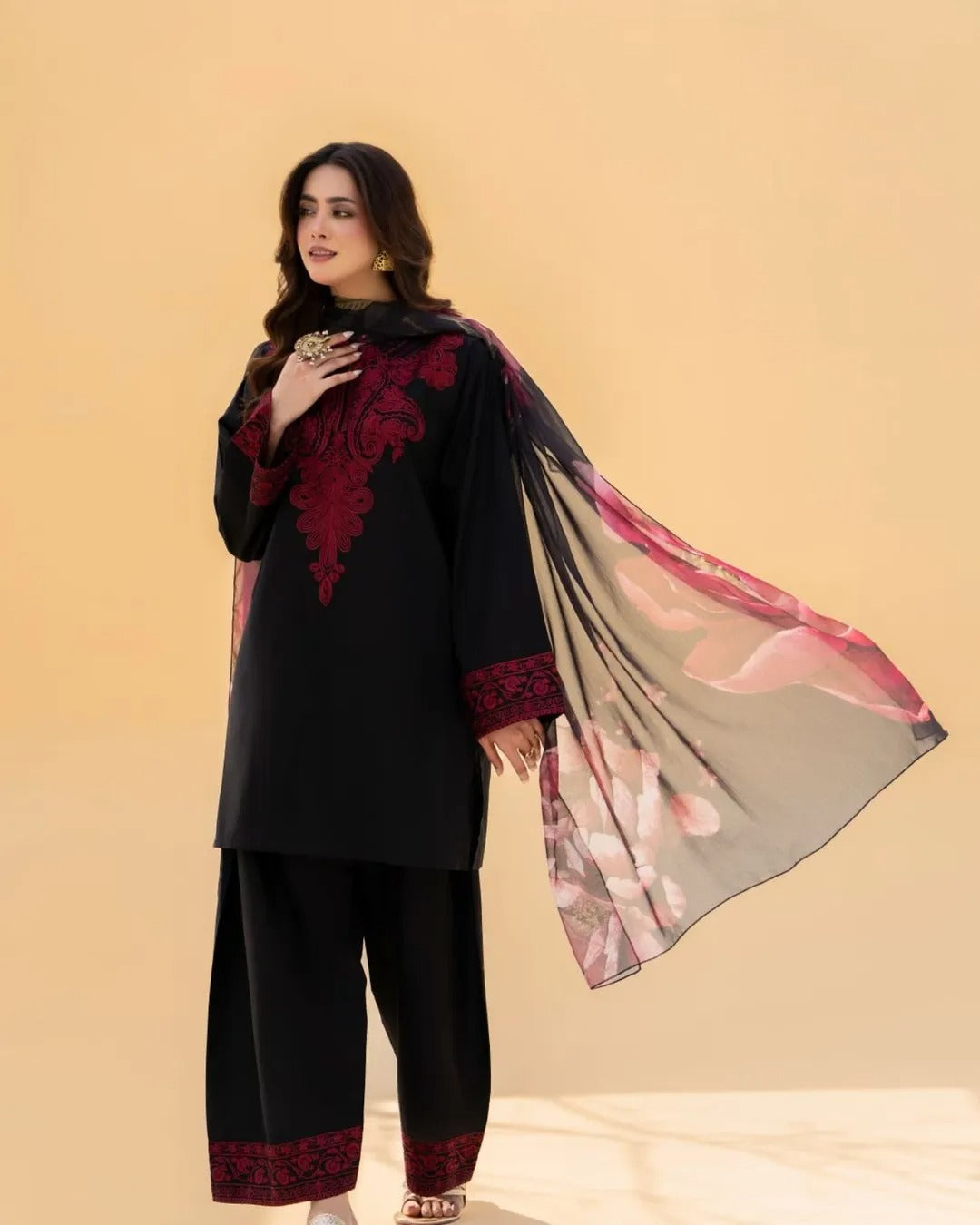 MAHI-NOOR – Embroidered 3PC