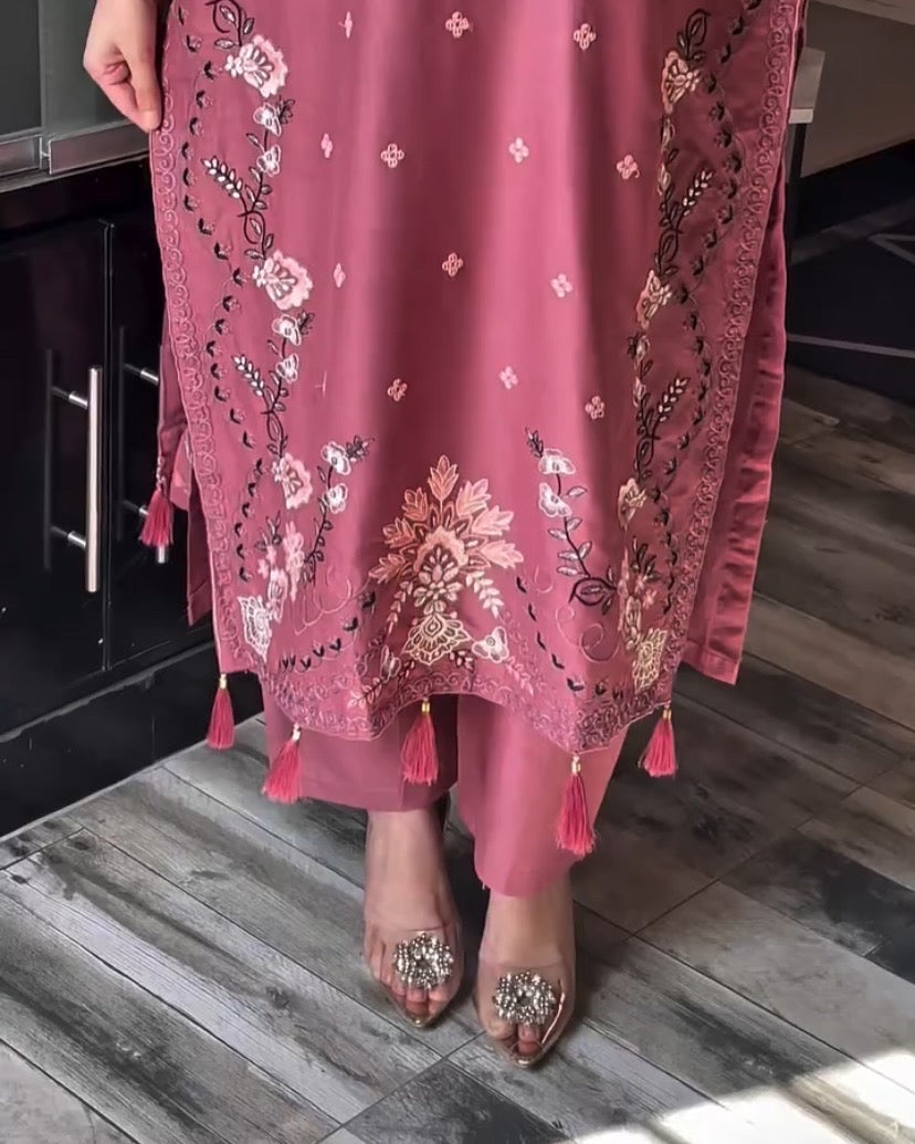 Blush Grace 3PC – Embroidered Lawn Suit