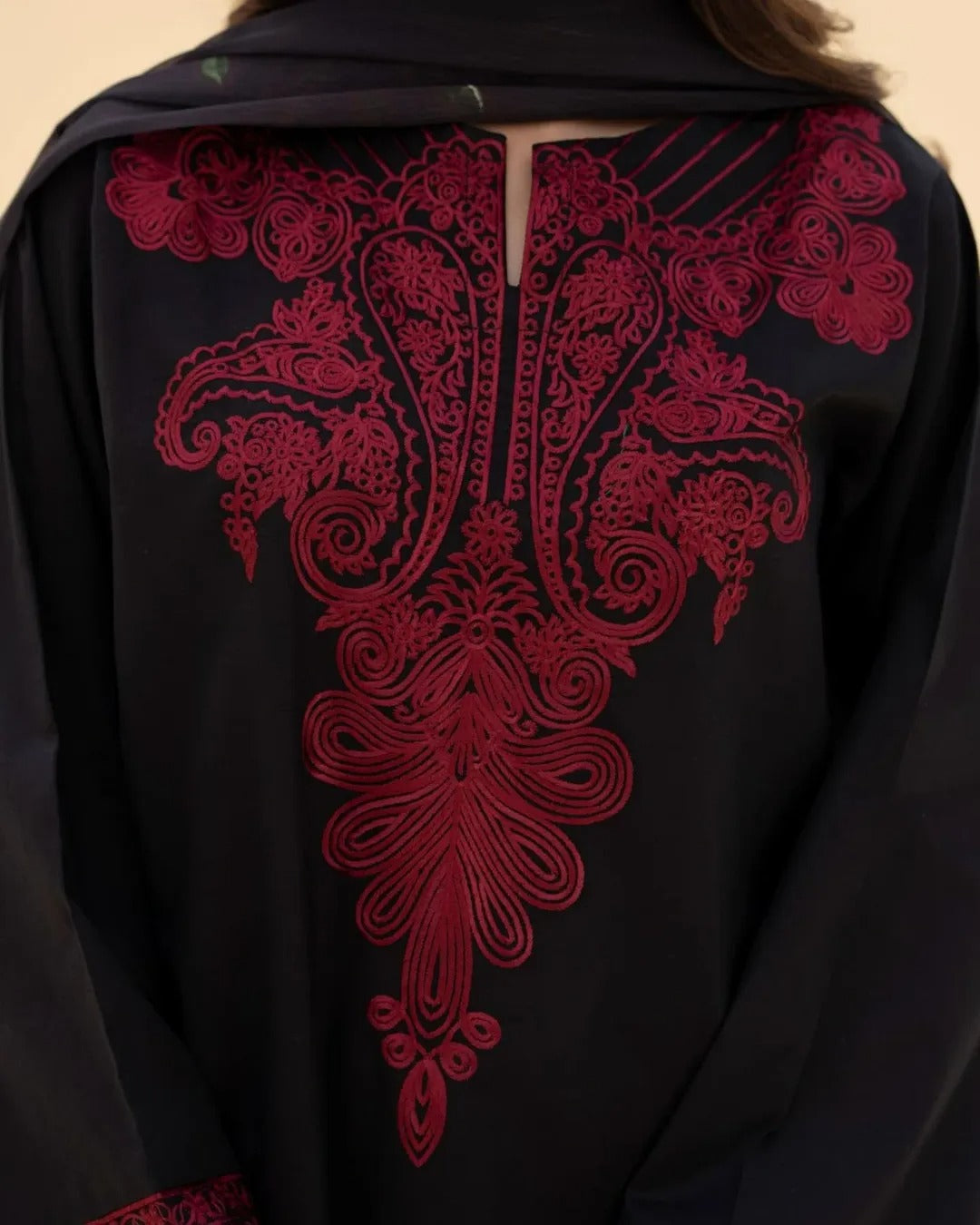 MAHI-NOOR – Embroidered 3PC